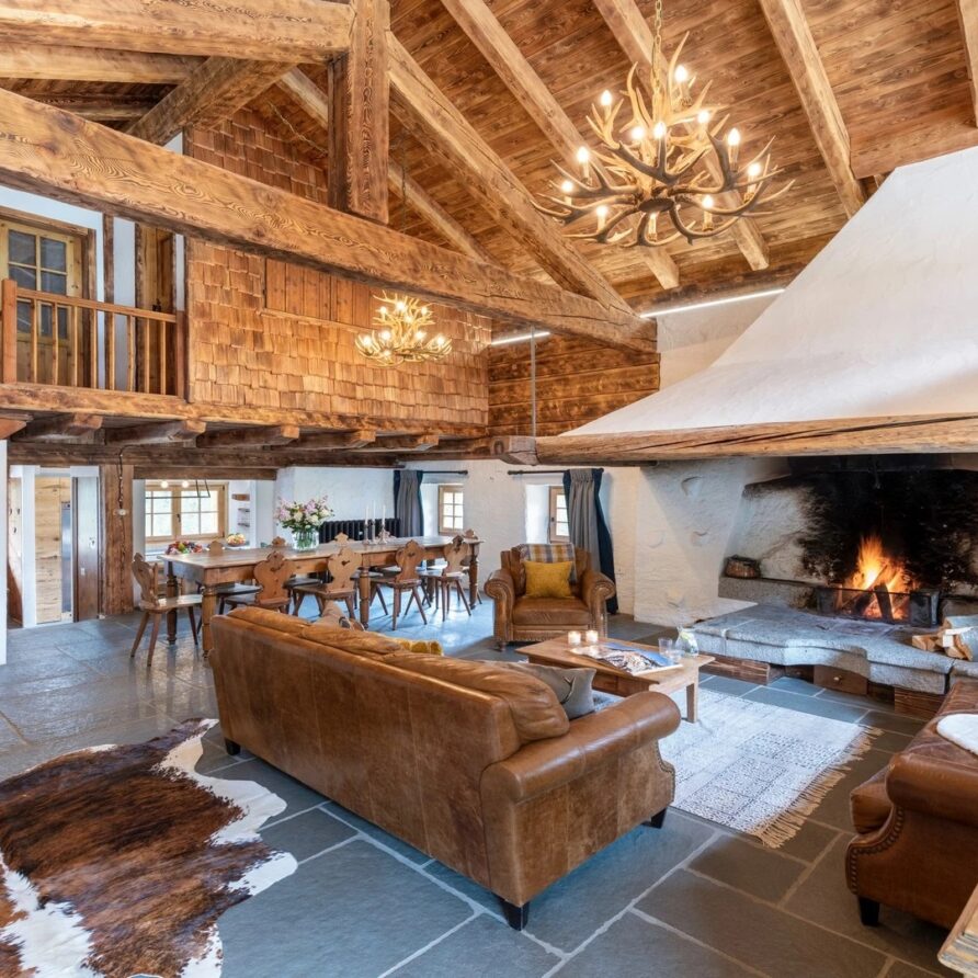 Cozy Chalet Madonna with Jacuzzi
